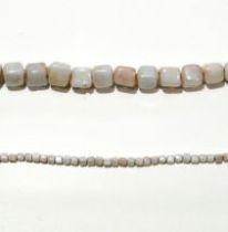  Glass Cubes Strands 5mm- White